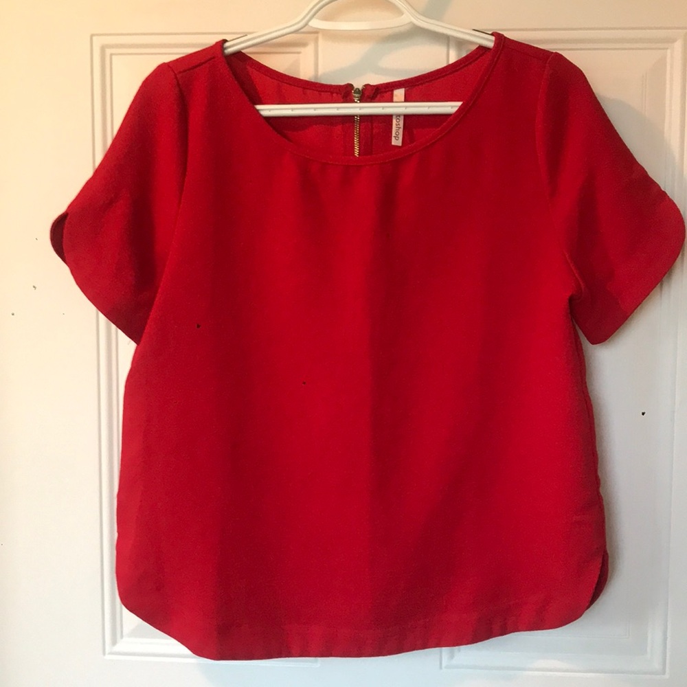 Short sleeve red blouse